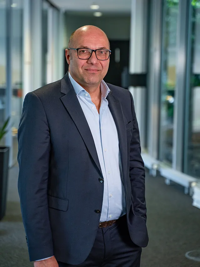 Portraitfoto von Christian Krämer