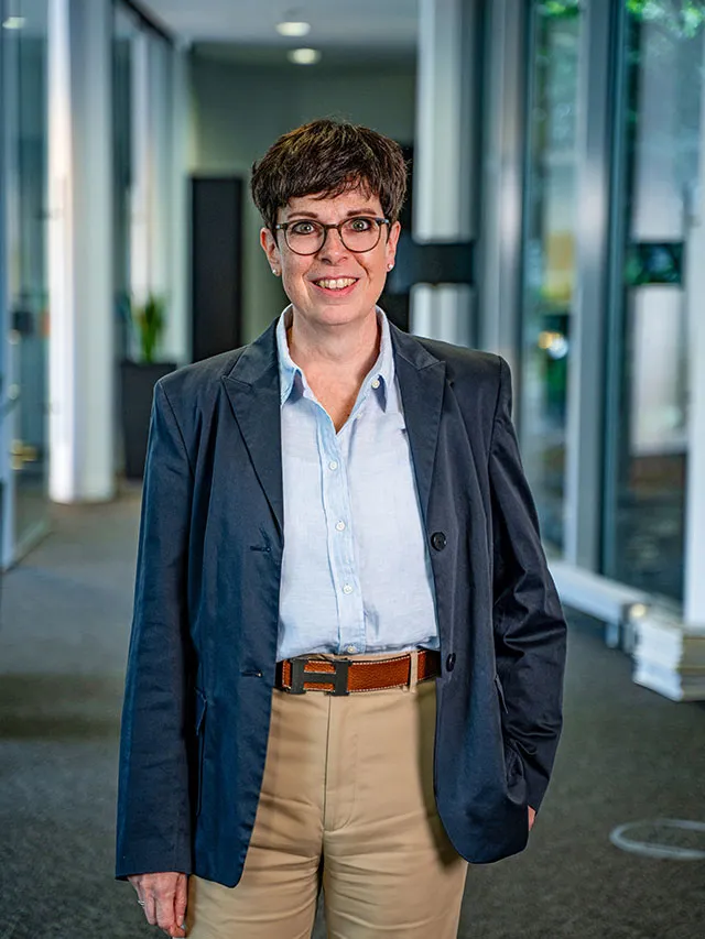 Portraitfoto von Katrin Arnold